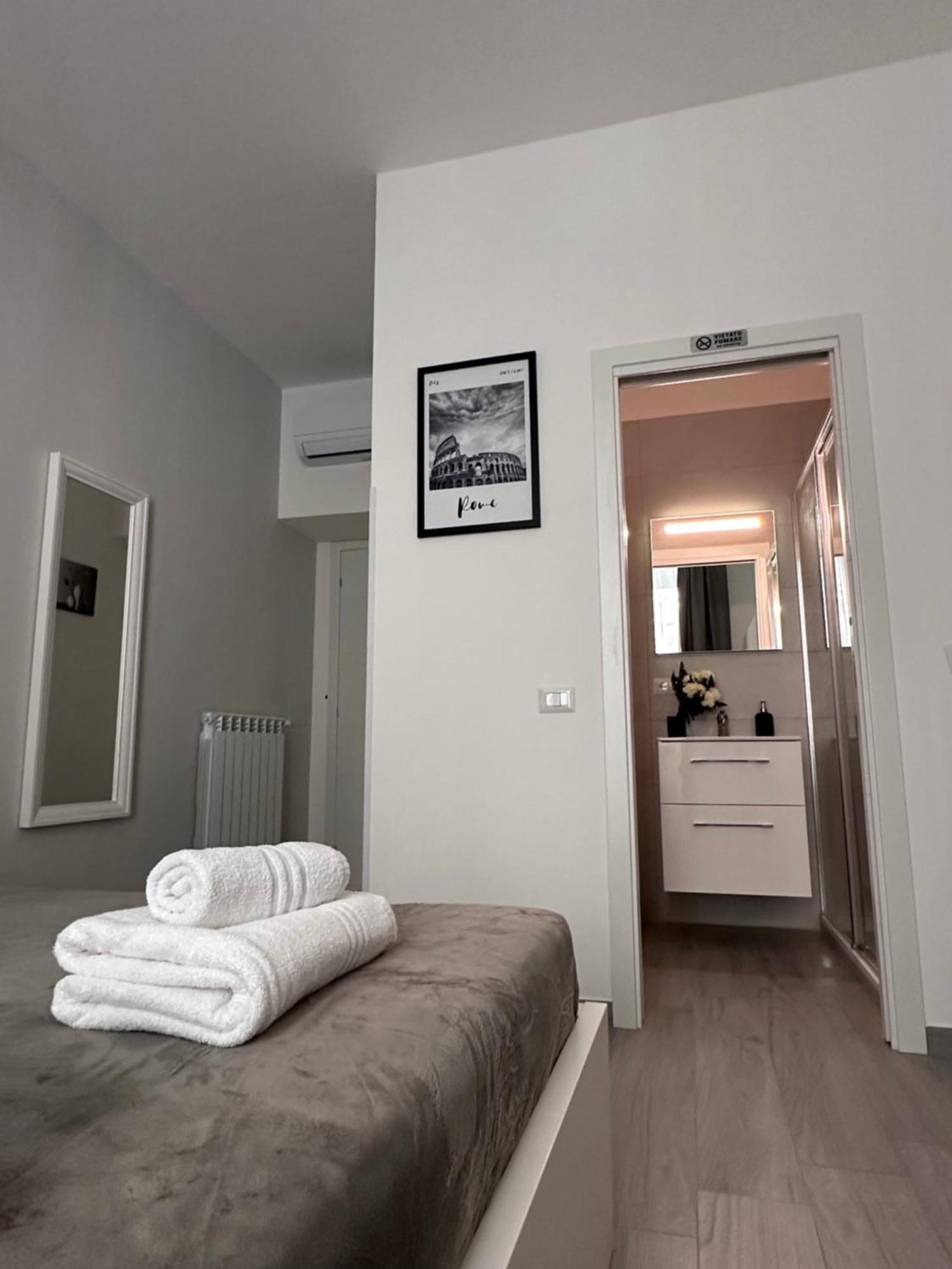 Roma Centro Softrooms Guest House Affittacamere Esterno foto